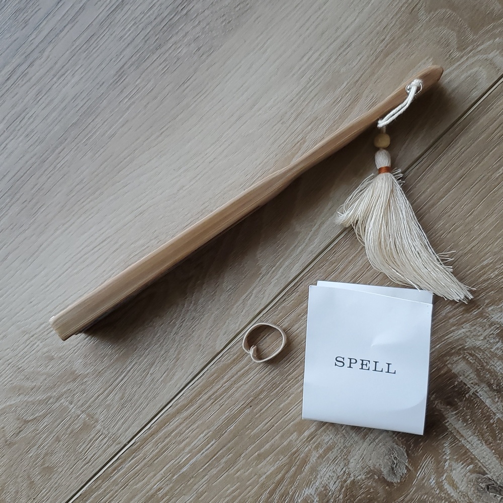 Spell Lovebird Handheld Fan - Chamomile - Picture 4 of 5